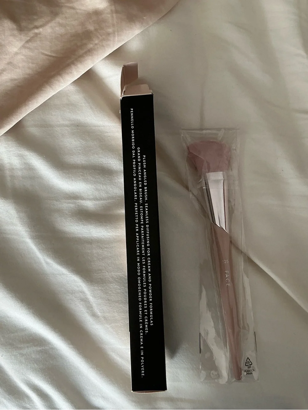 Fenty Beauty Blush Brush in Soft Pink with Rose Metallic Ferrule